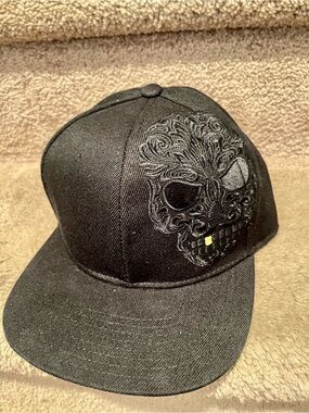 New King Baby Black Skull Embroidered Snapback Hat - Rare, beautiful!, pricey.